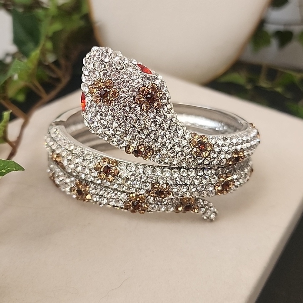 Vintage Silver Crystal Cobra Snake Hinge / Clamper Bracelet